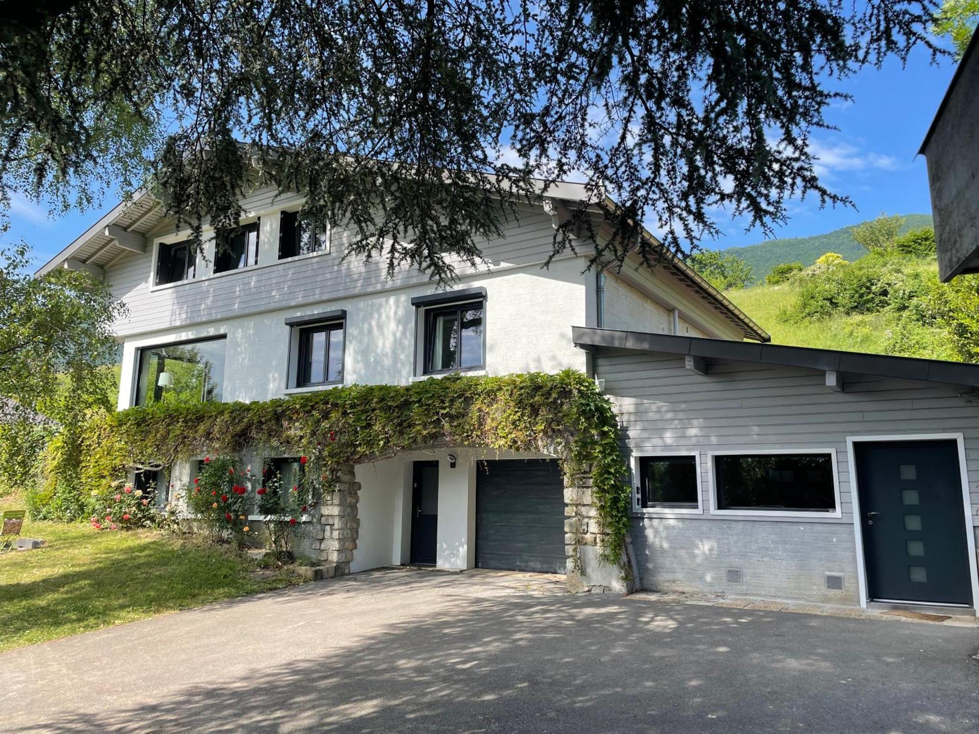 Loft Avec Jacuzzi Et Terrasse Prives Lägenhet Sévrier Exteriör bild